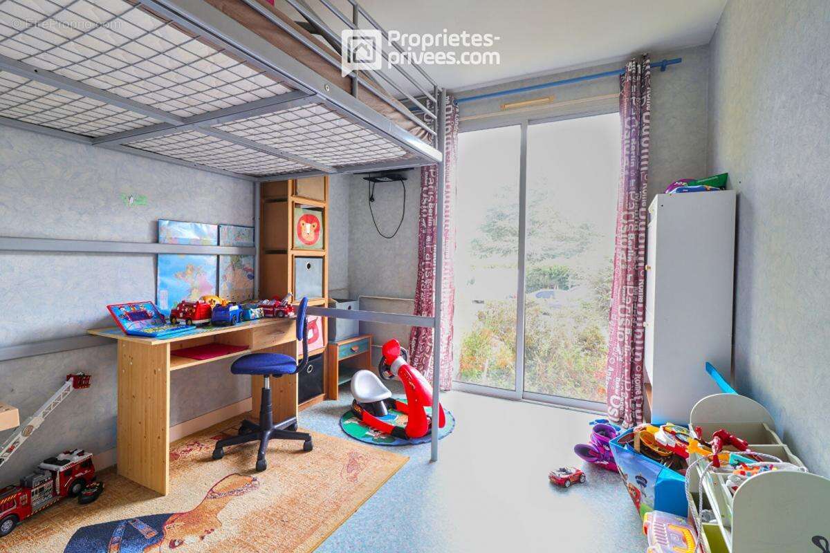 Maison à SAINT-MACAIRE-EN-MAUGES