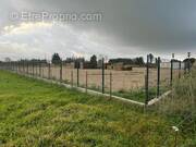 Terrain à SAINT-LAURENT-D&#039;AIGOUZE