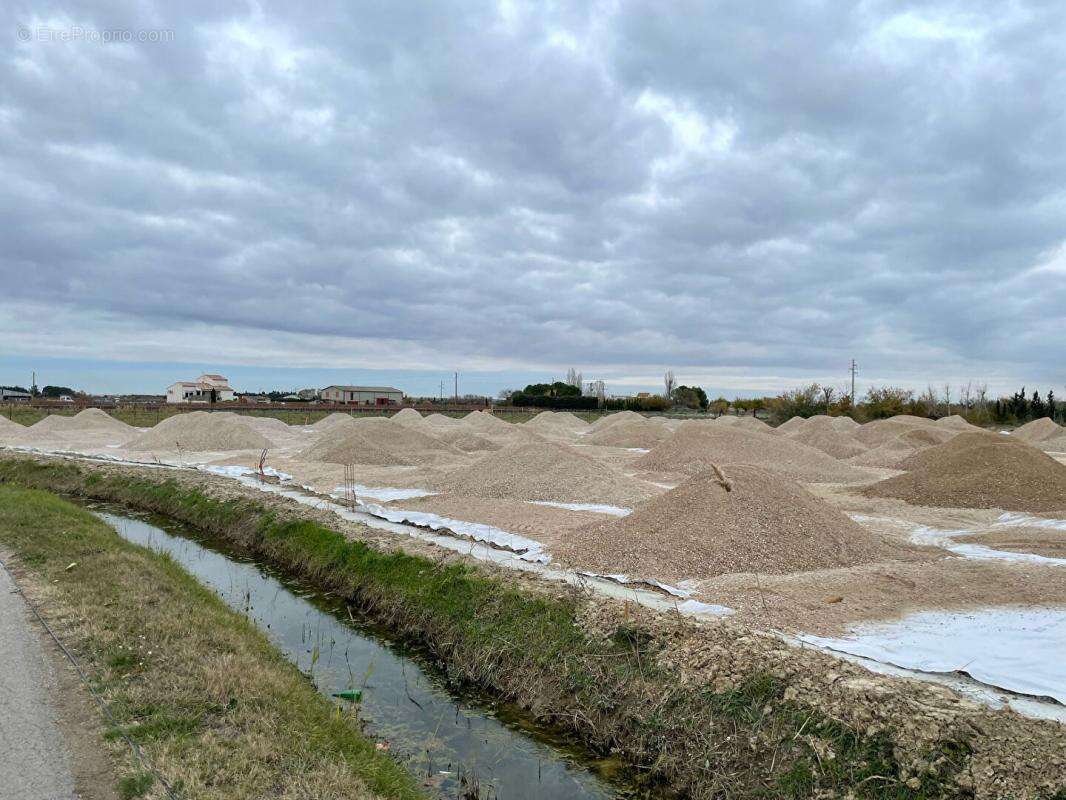 Terrain à SAINT-LAURENT-D&#039;AIGOUZE