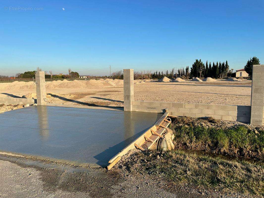 Terrain à SAINT-LAURENT-D&#039;AIGOUZE