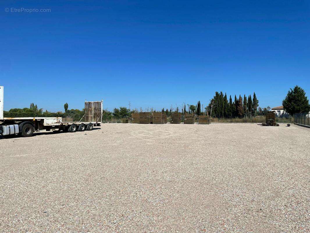 Terrain à SAINT-LAURENT-D&#039;AIGOUZE