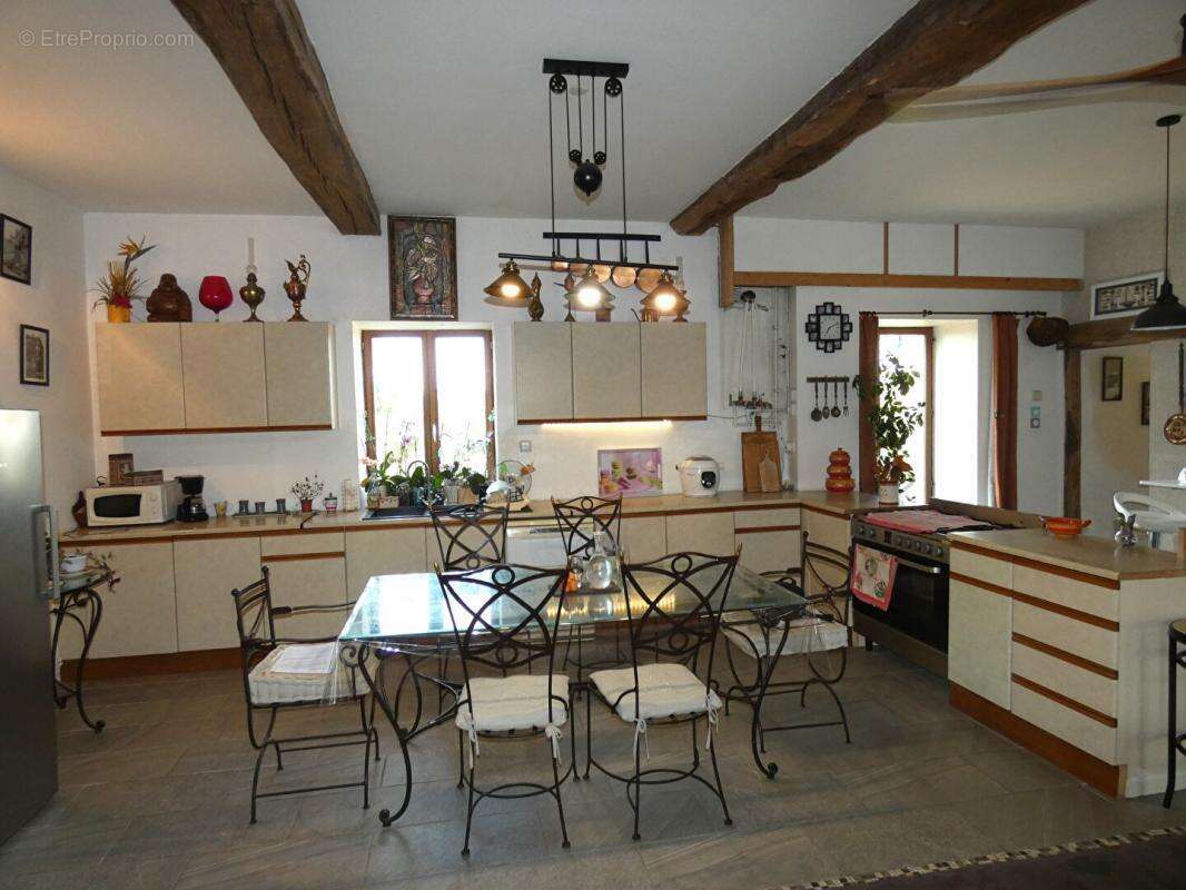 Maison à SAINT-MEDARD-D&#039;EXCIDEUIL