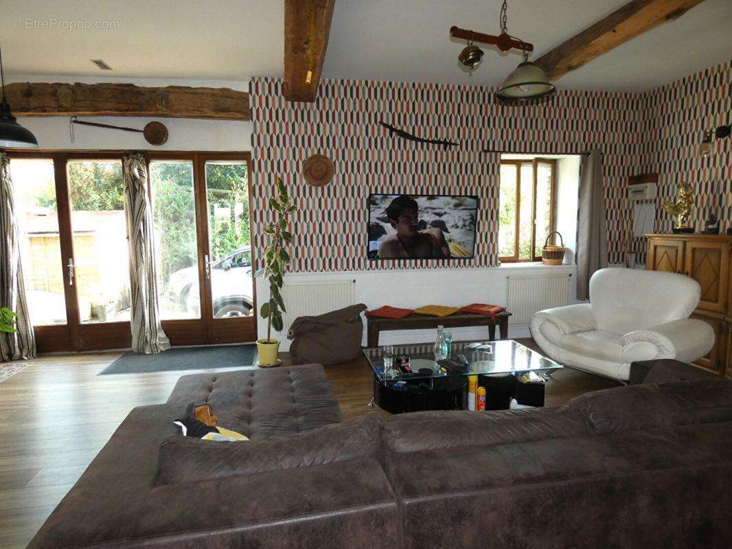 Maison à SAINT-MEDARD-D&#039;EXCIDEUIL