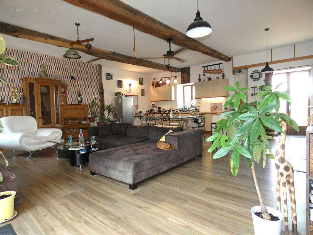 Maison à SAINT-MEDARD-D&#039;EXCIDEUIL