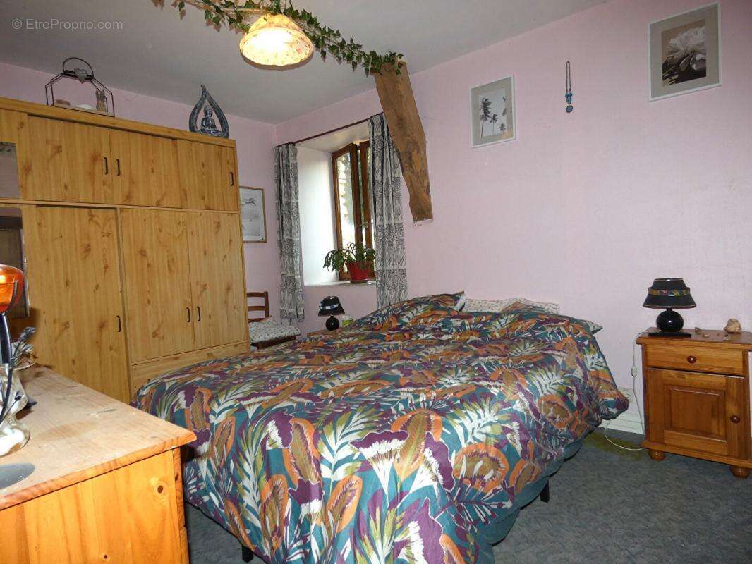 Maison à SAINT-MEDARD-D&#039;EXCIDEUIL