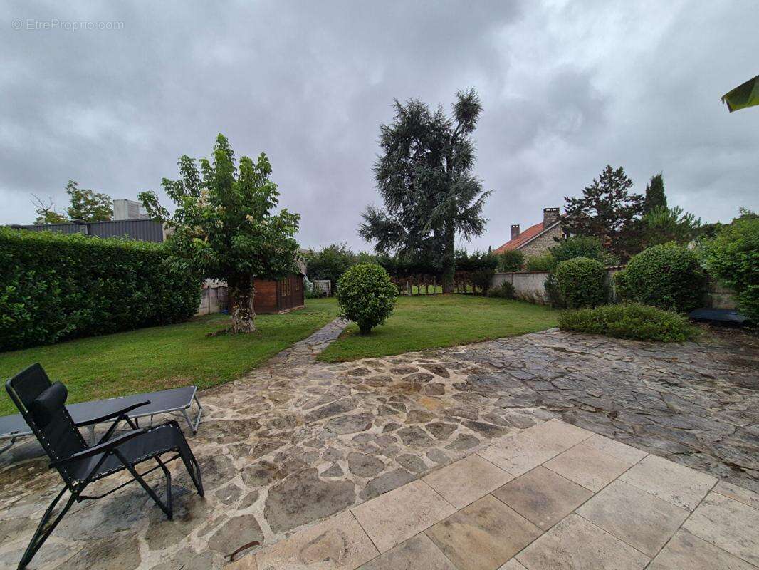 Maison à BIARS-SUR-CERE