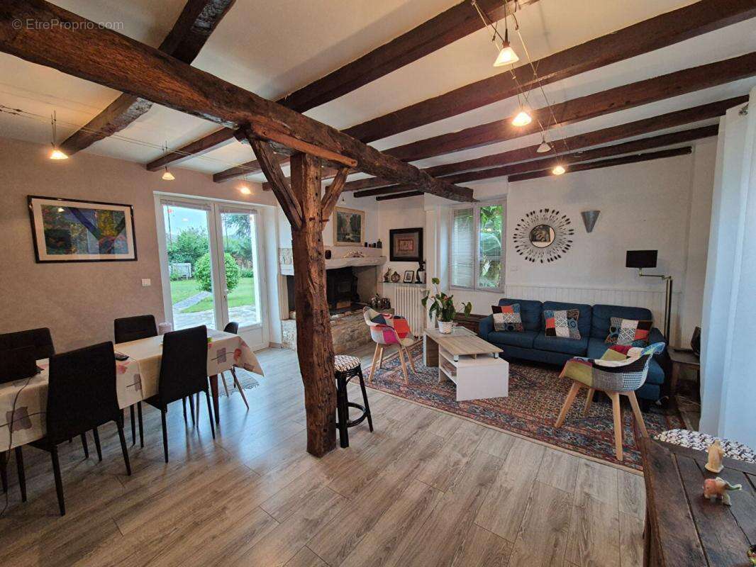 Maison à BIARS-SUR-CERE