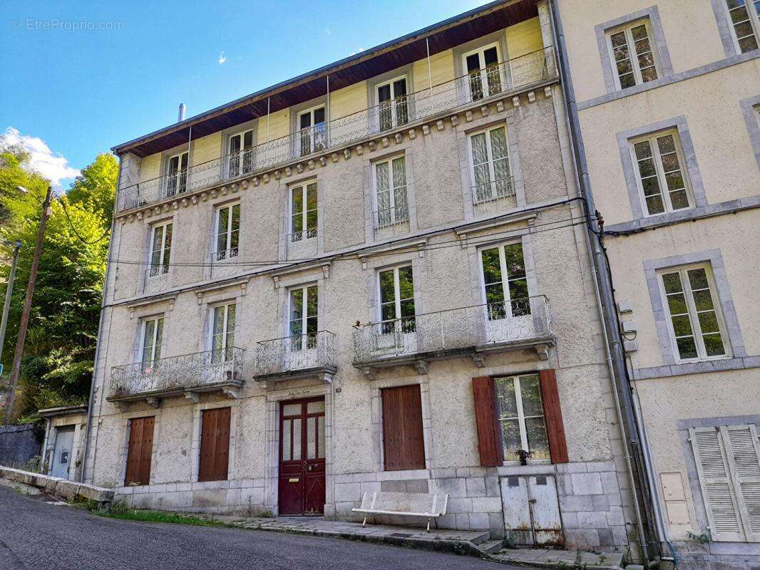 Appartement à EAUX-BONNES
