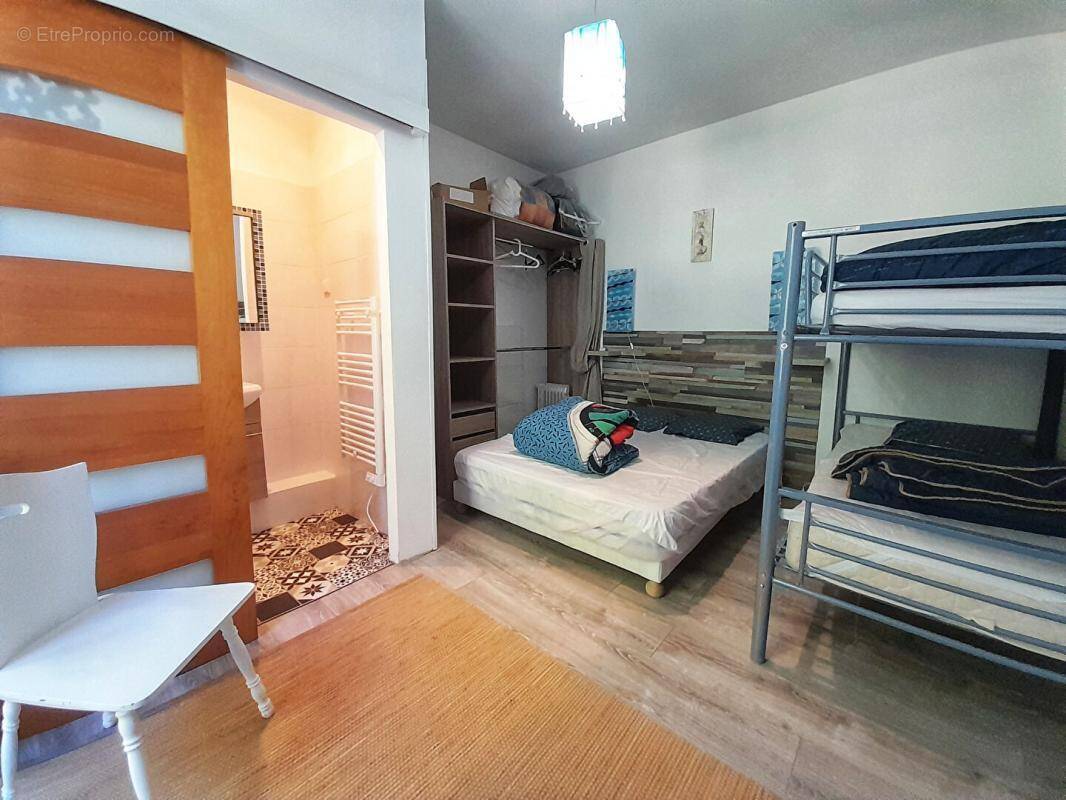 Appartement à EAUX-BONNES