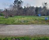 Terrain à PARENTIS-EN-BORN