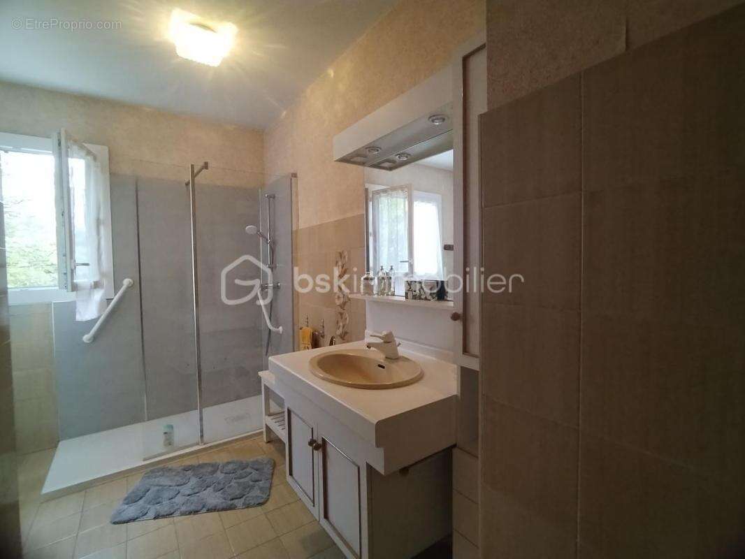 Maison à SAINT-CHEF