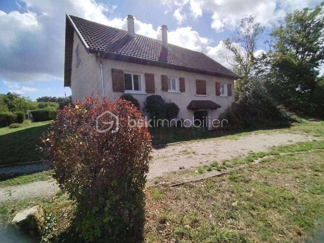 Maison à SAINT-CHEF