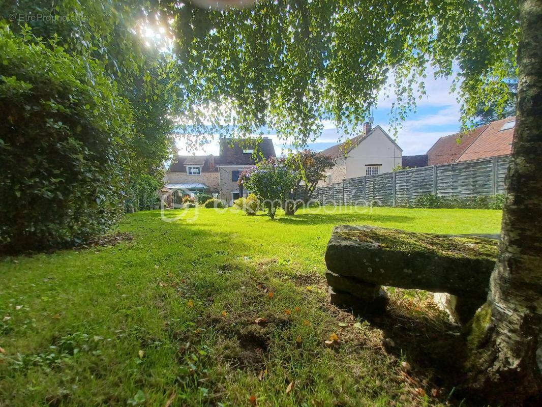 Maison à FAREMOUTIERS