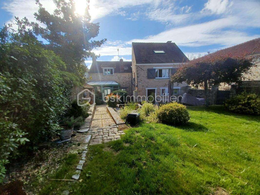 Maison à FAREMOUTIERS