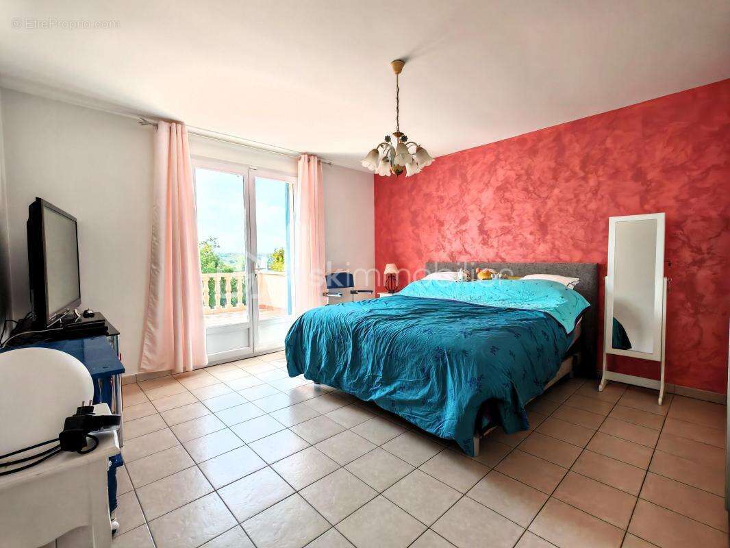 Maison à VILLENEUVE-SUR-BELLOT