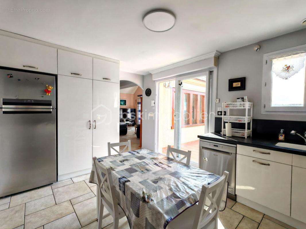 Maison à VILLENEUVE-SUR-BELLOT