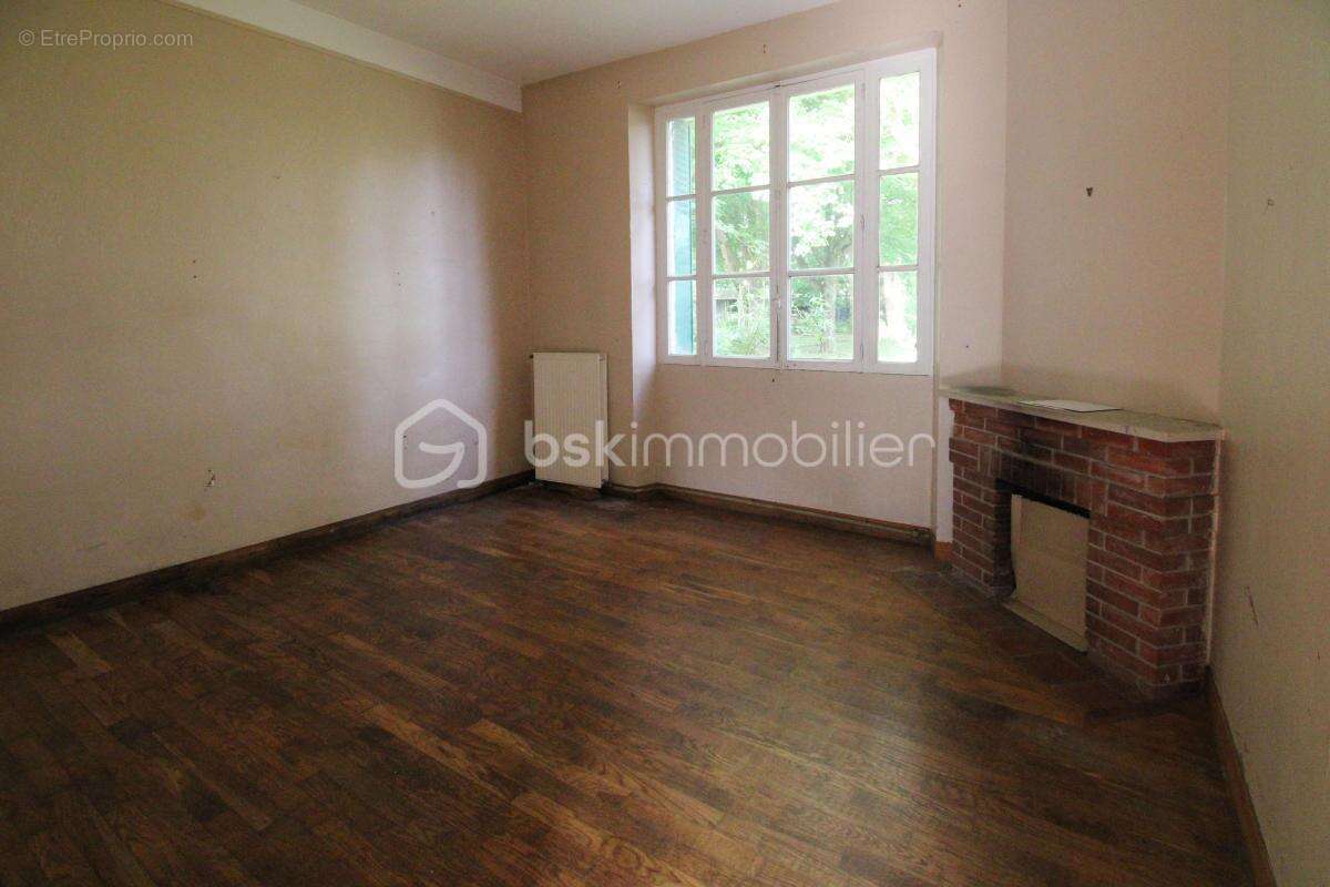 Maison à NANTEAU-SUR-LUNAIN