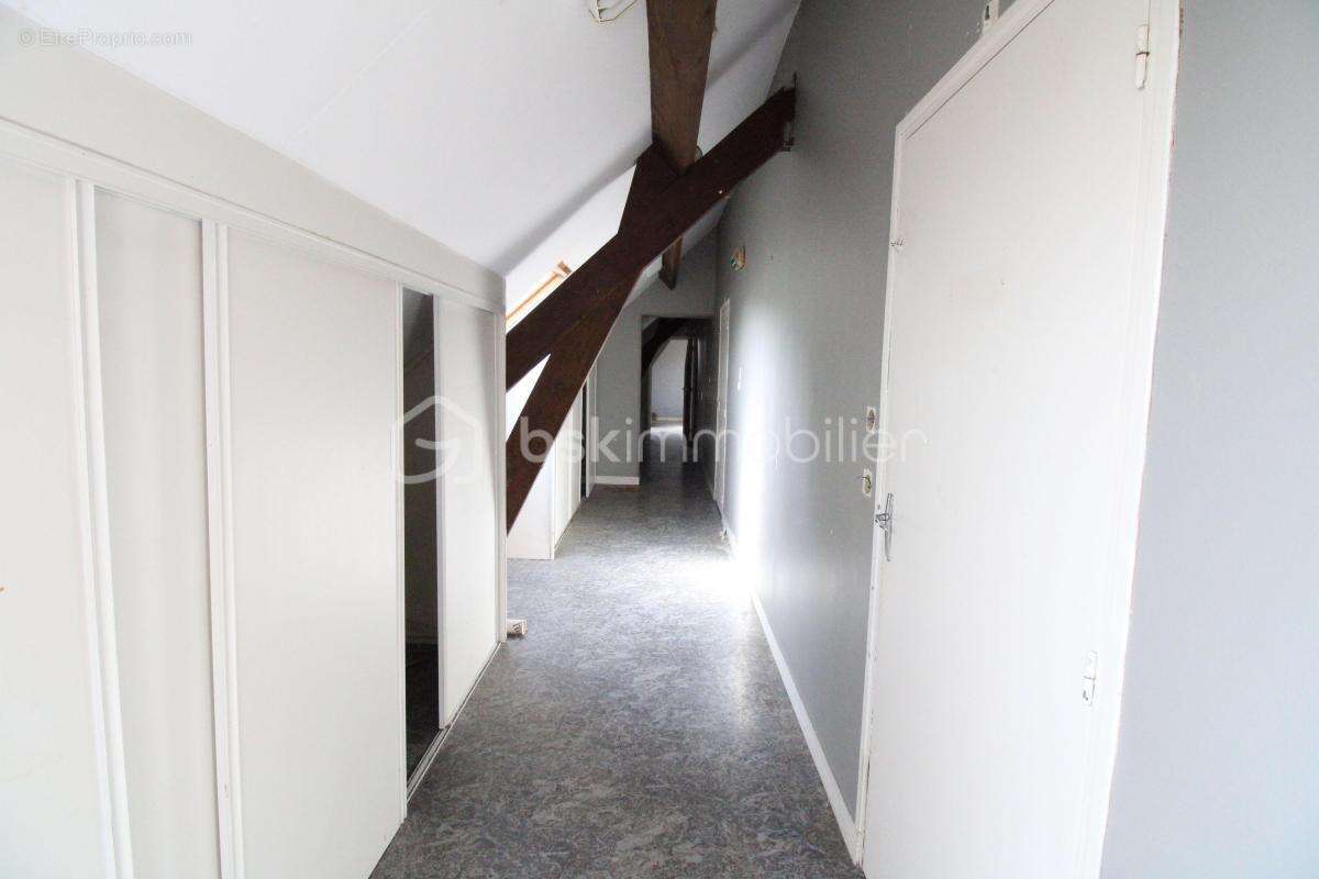 Maison à NANTEAU-SUR-LUNAIN