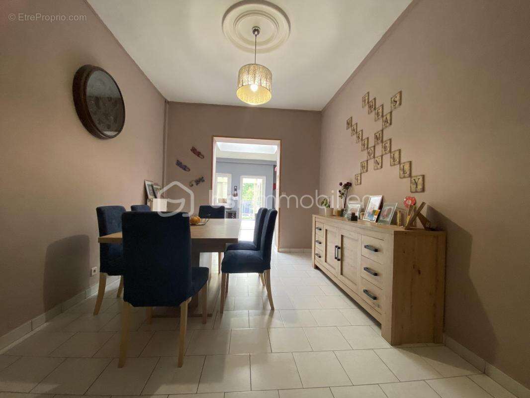 Maison à AUBERCHICOURT