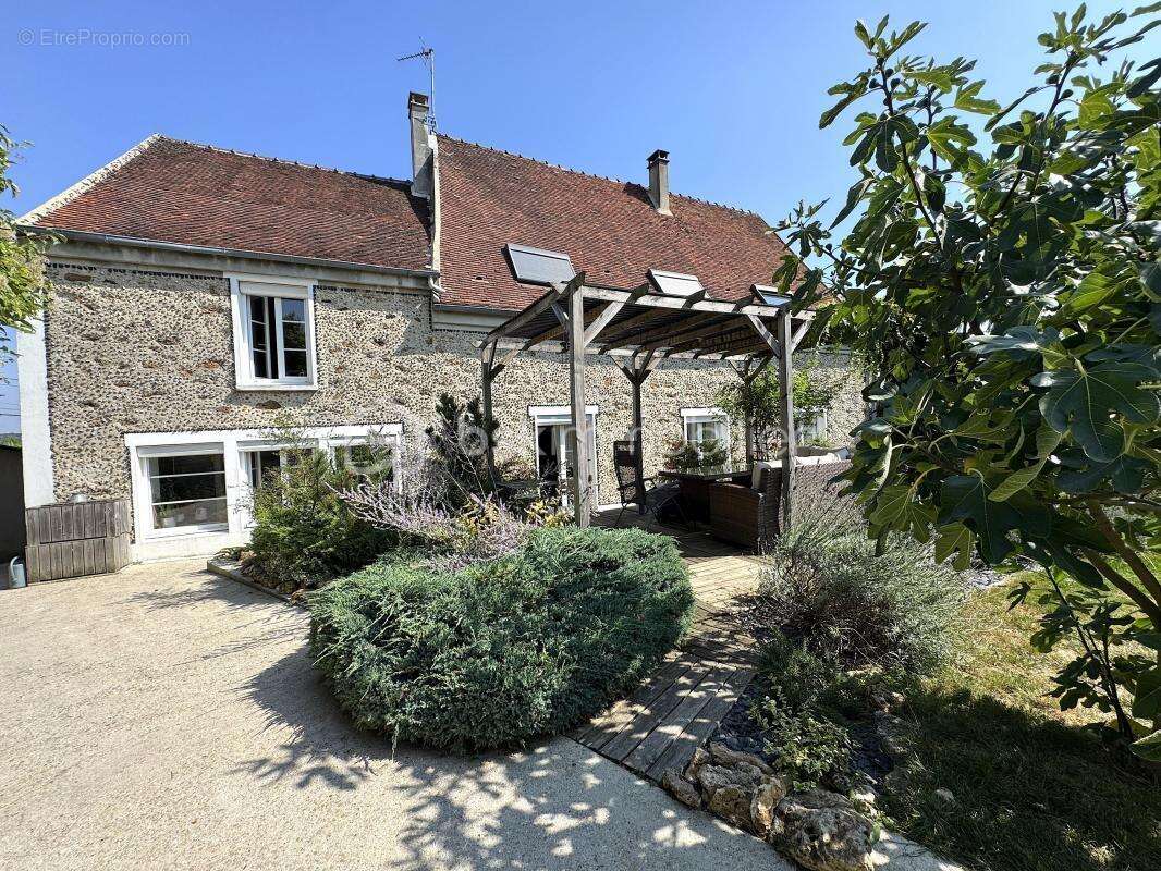 Maison à COULOMMIERS