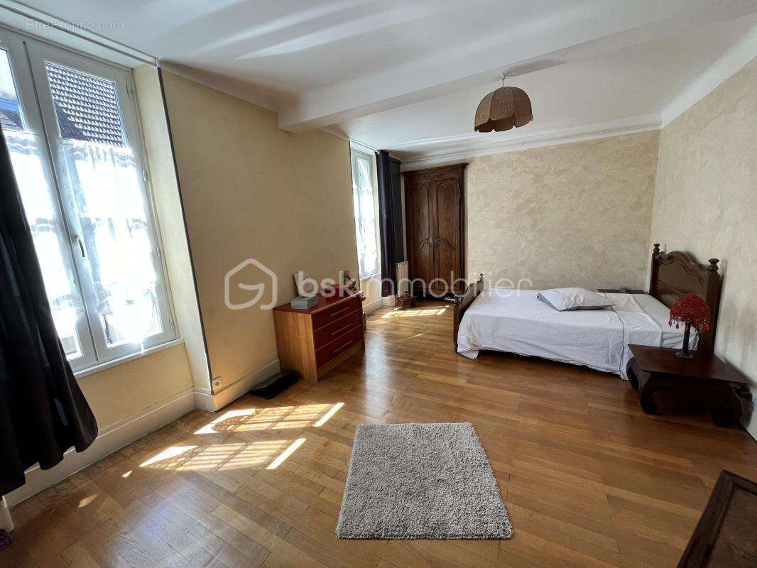 Maison à LA CHARITE-SUR-LOIRE