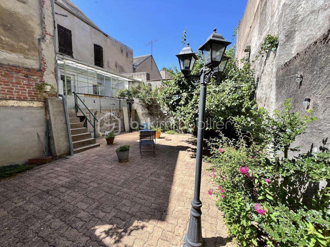 Maison à LA CHARITE-SUR-LOIRE