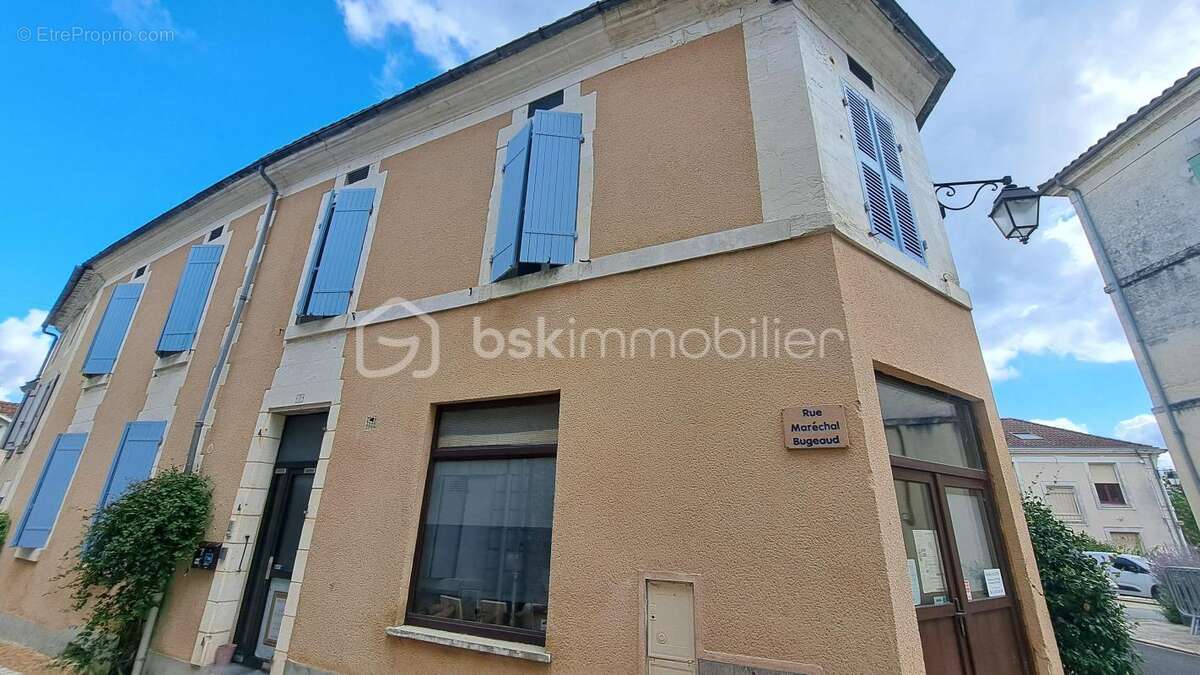 Appartement à SAINT-ASTIER