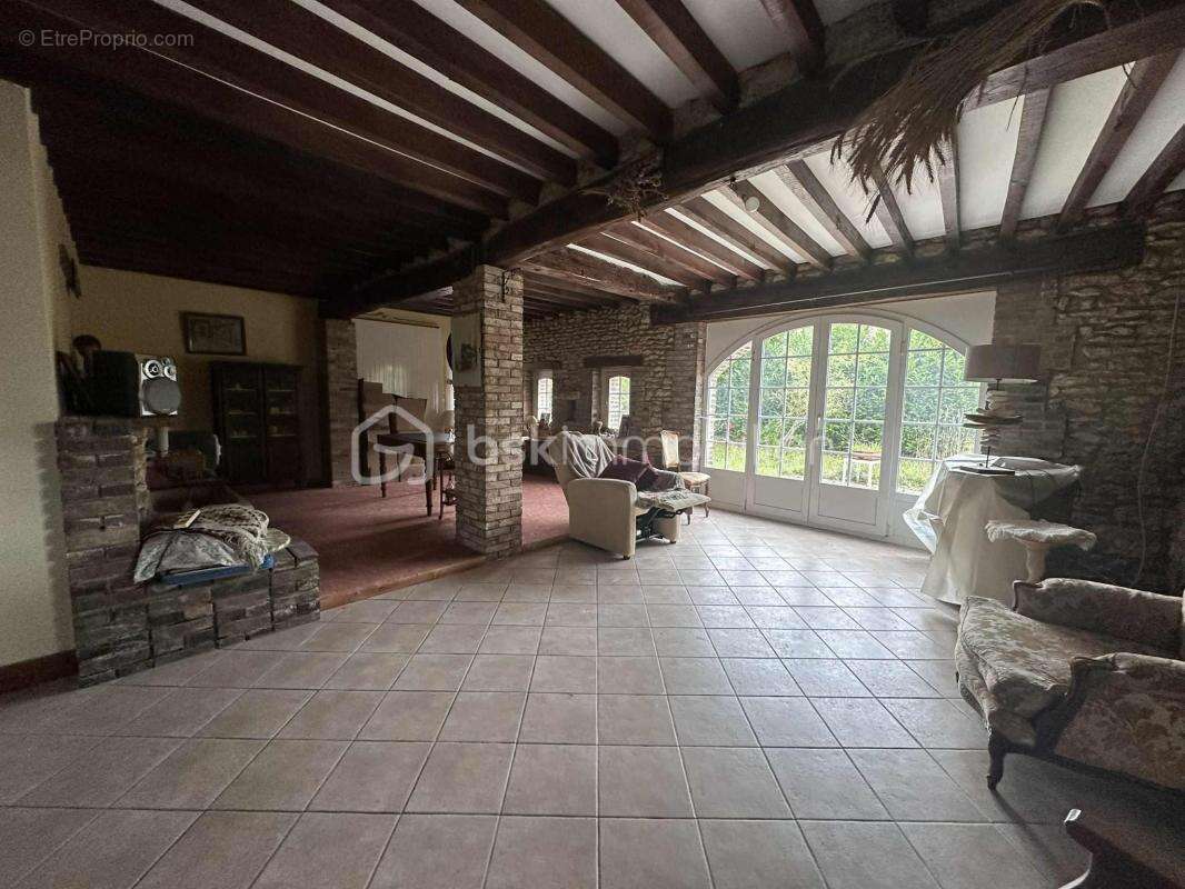 Maison à CHESSY-LES-PRES