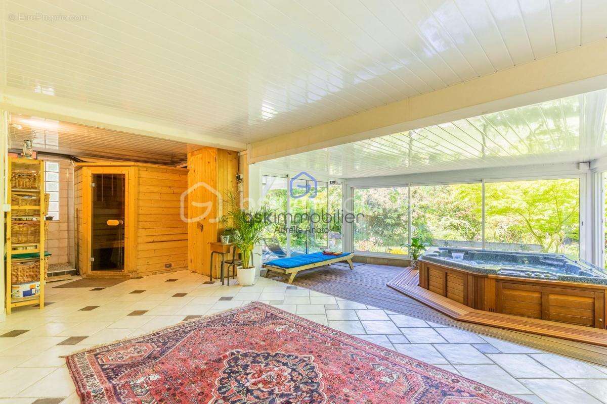 Maison à RIS-ORANGIS