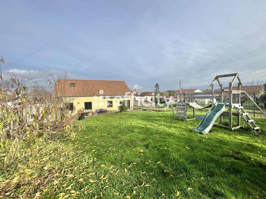 Maison à PONT-SAINT-MARTIN