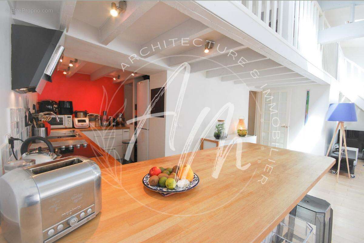 Appartement à PARIS-17E