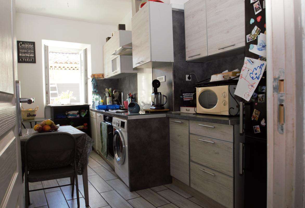 Maison à LA ROQUE-D&#039;ANTHERON