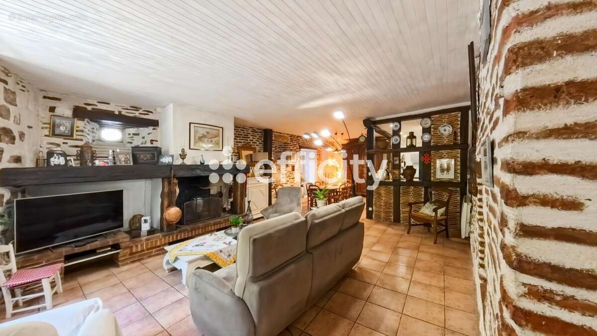 Maison à PENNE-D&#039;AGENAIS