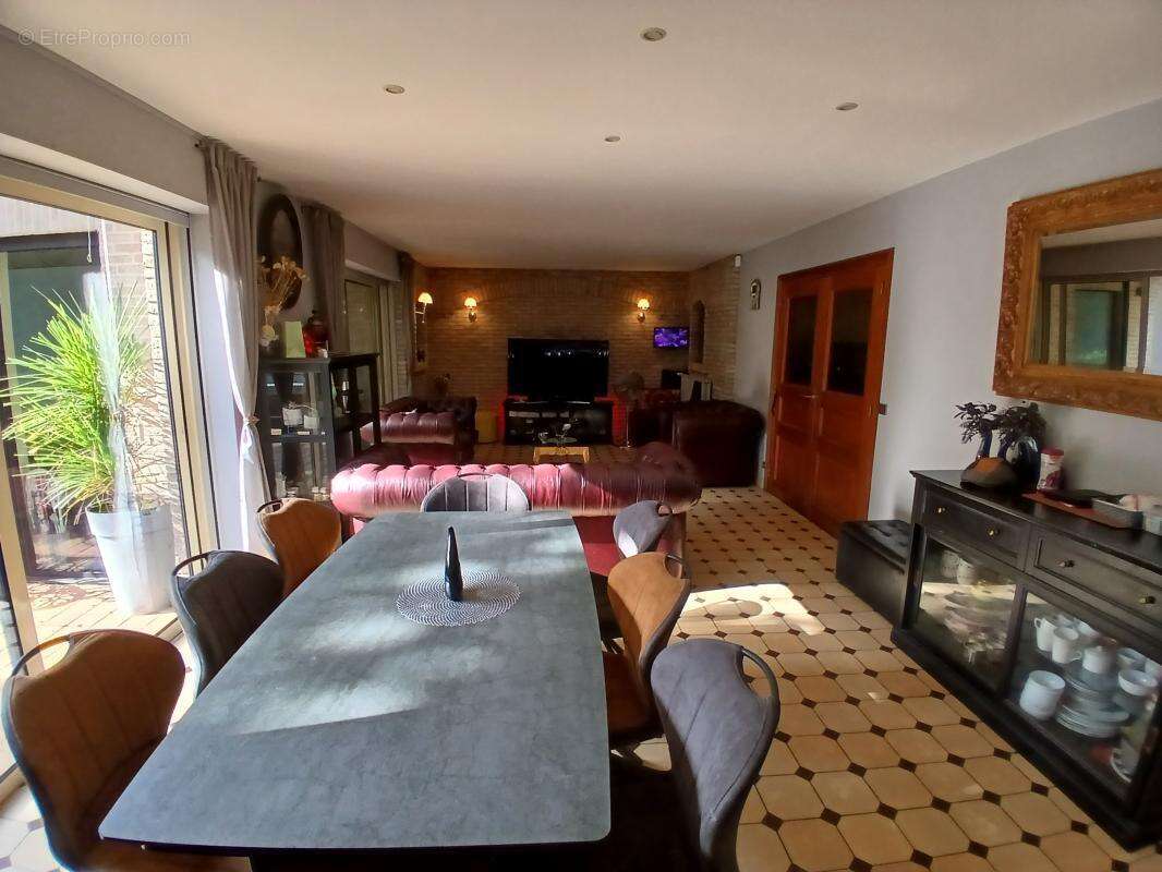 Maison à LA CHAPELLE-D&#039;ARMENTIERES