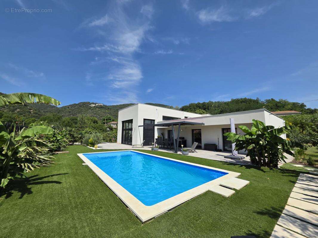 Maison à SAINT-GEORGES-LES-BAINS