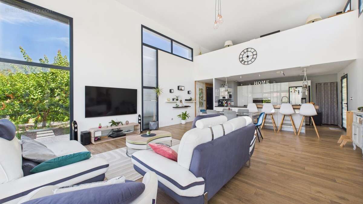 Maison à SAINT-GEORGES-LES-BAINS