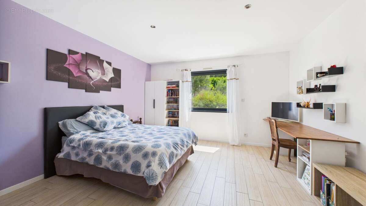 Maison à SAINT-GEORGES-LES-BAINS