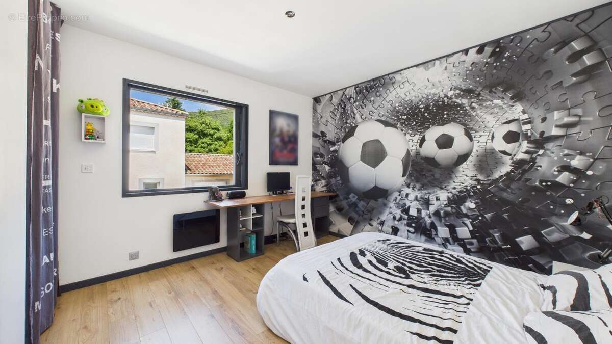 Maison à SAINT-GEORGES-LES-BAINS