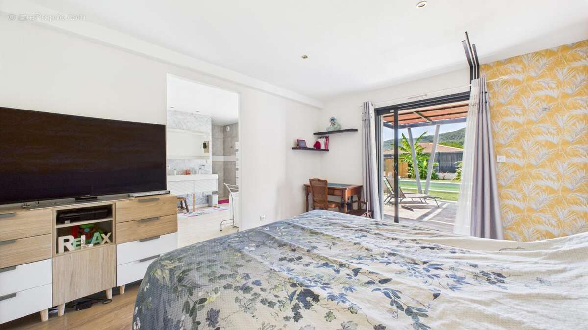 Maison à SAINT-GEORGES-LES-BAINS