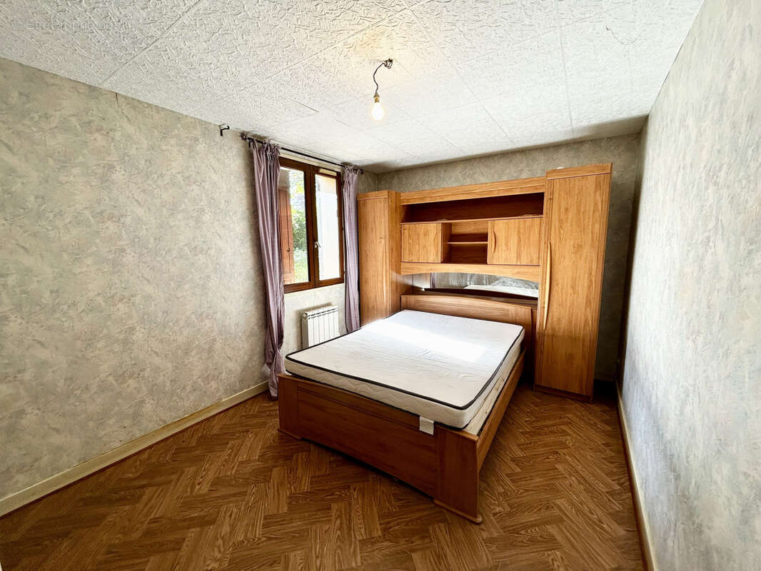 Maison à LES MARTRES-DE-VEYRE