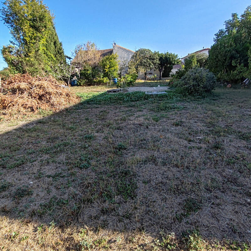 Terrain à SALLES-D&#039;AUDE