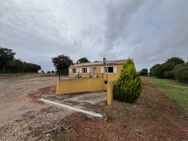Maison à TALMONT-SAINT-HILAIRE