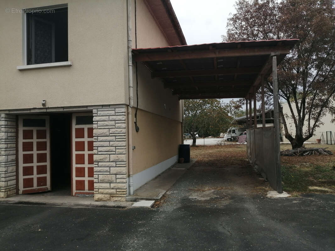 Maison à PETIT-BERSAC