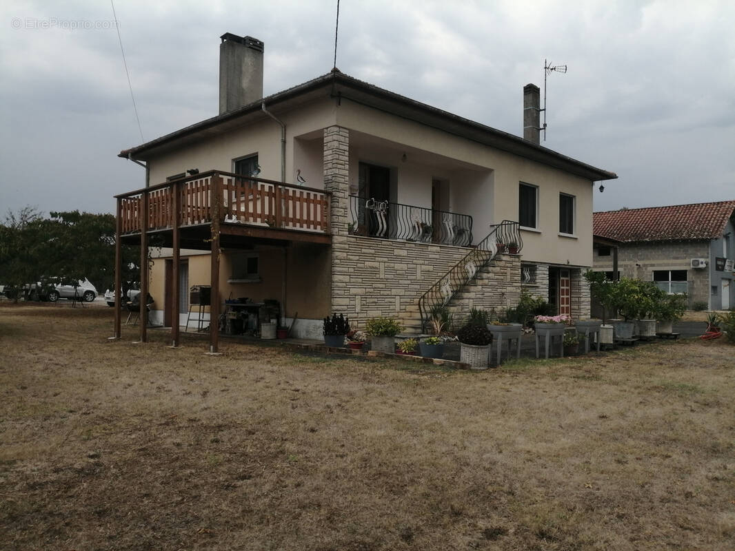 Maison à PETIT-BERSAC