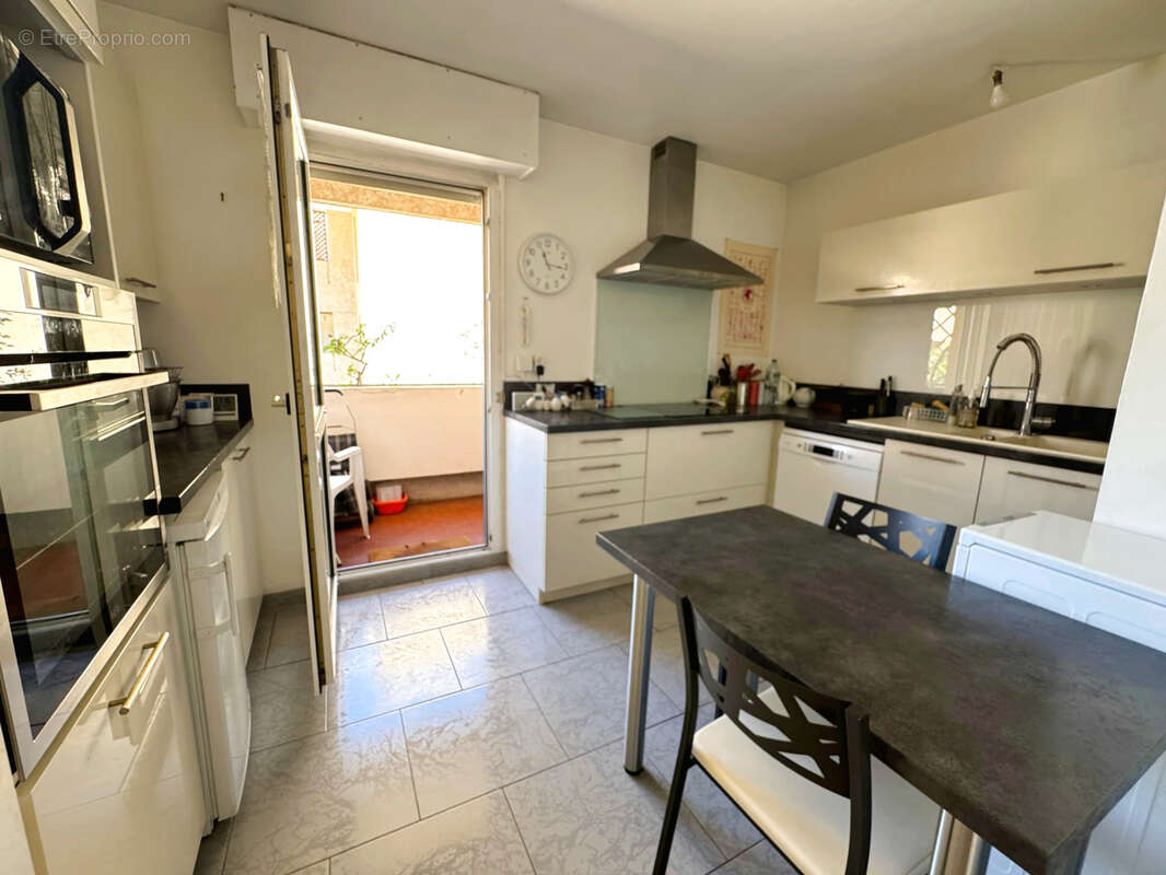 Appartement à MARSEILLE-9E