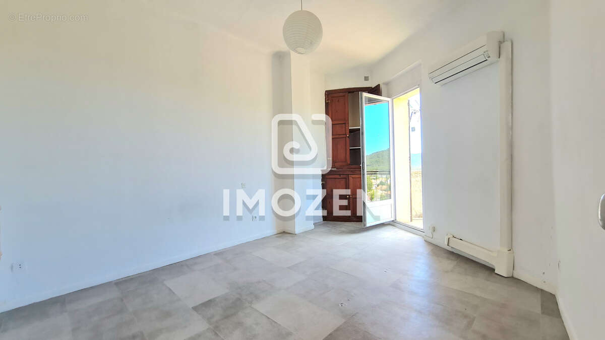 Appartement à CARNOULES