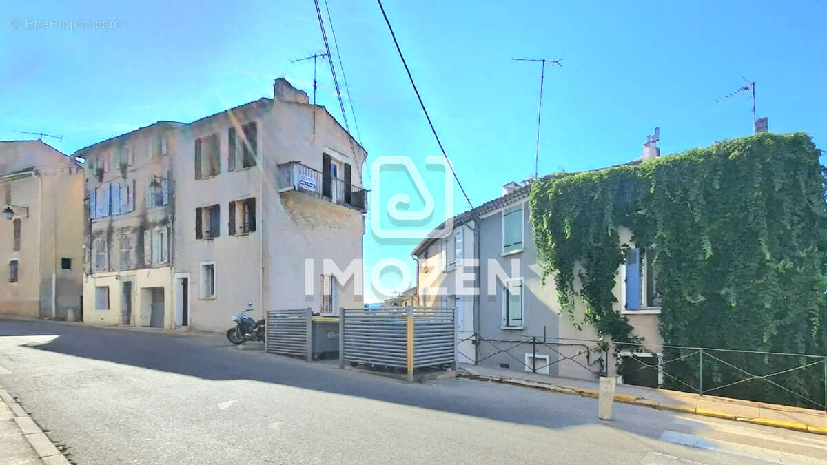 Appartement à CARNOULES