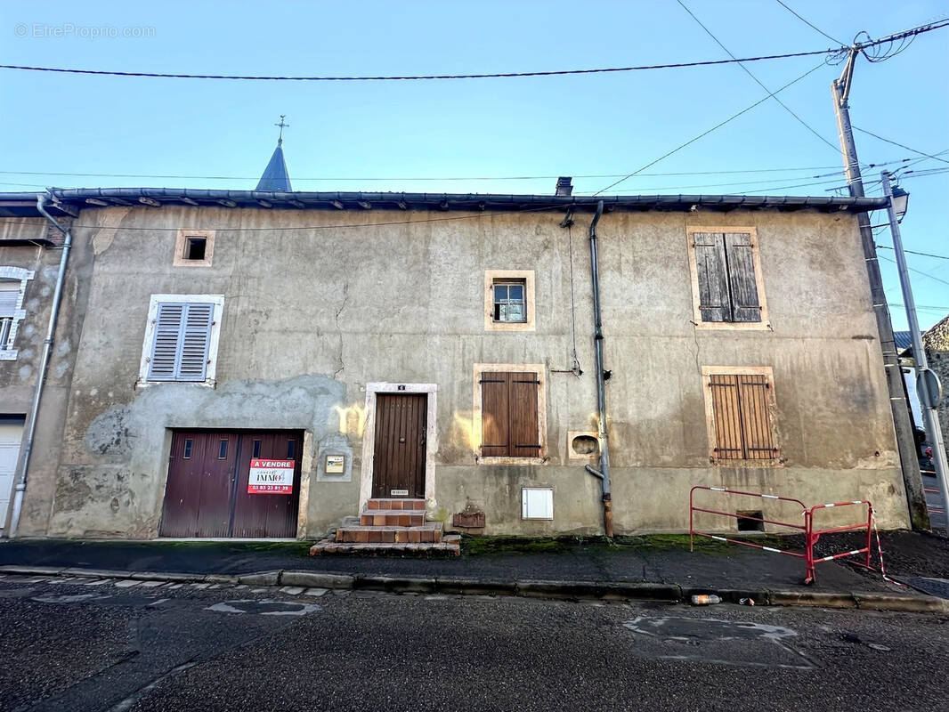 Maison à MARBACHE