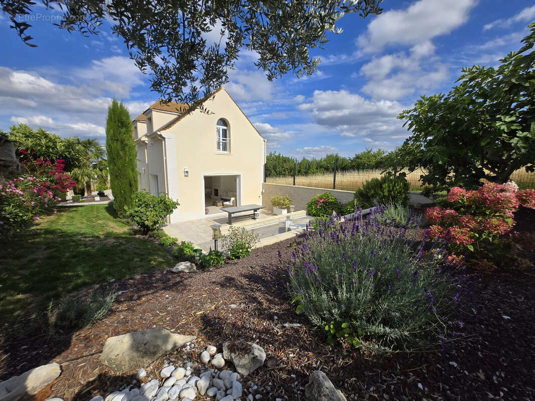 Maison à MAURECOURT