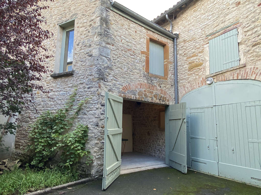 Maison à CHAZAY-D&#039;AZERGUES